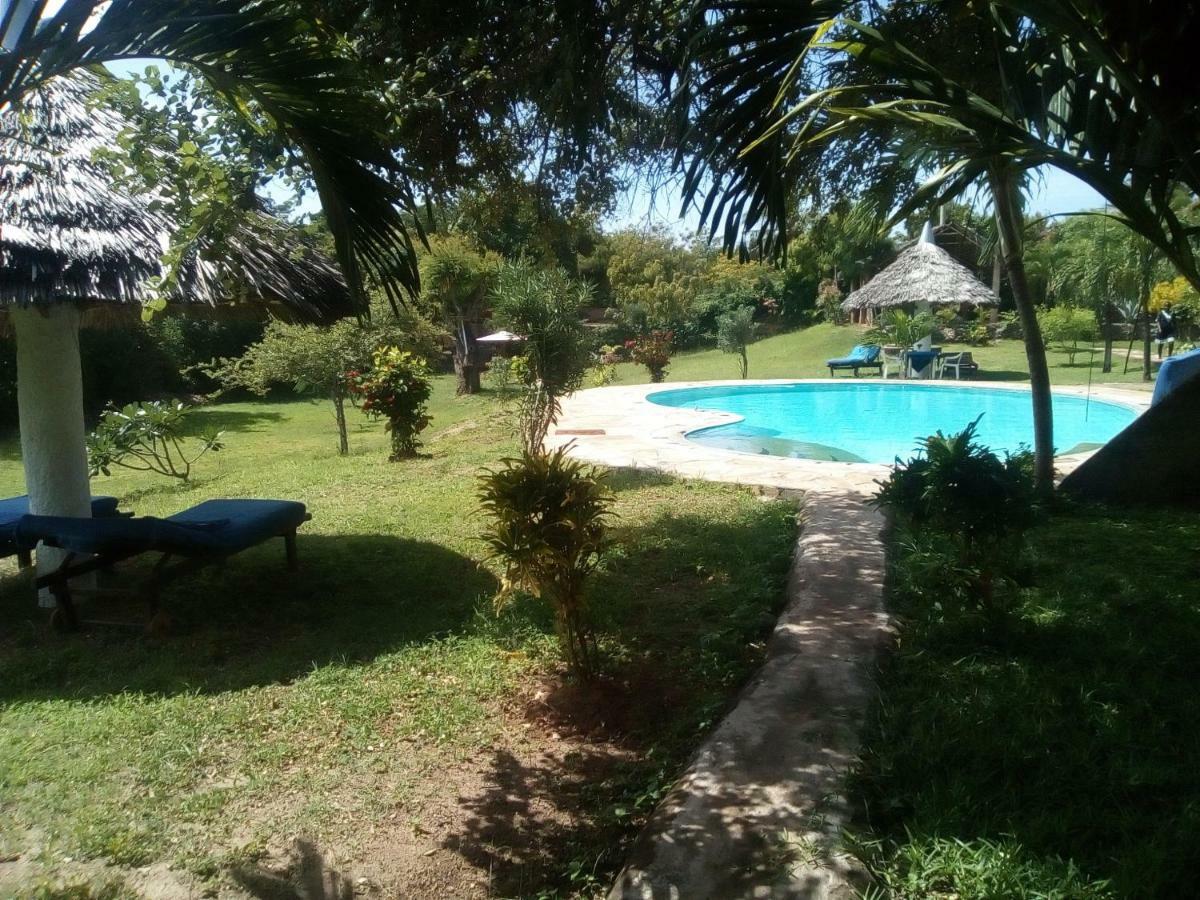 Ashari Hotel Shanzu Bagian luar foto
