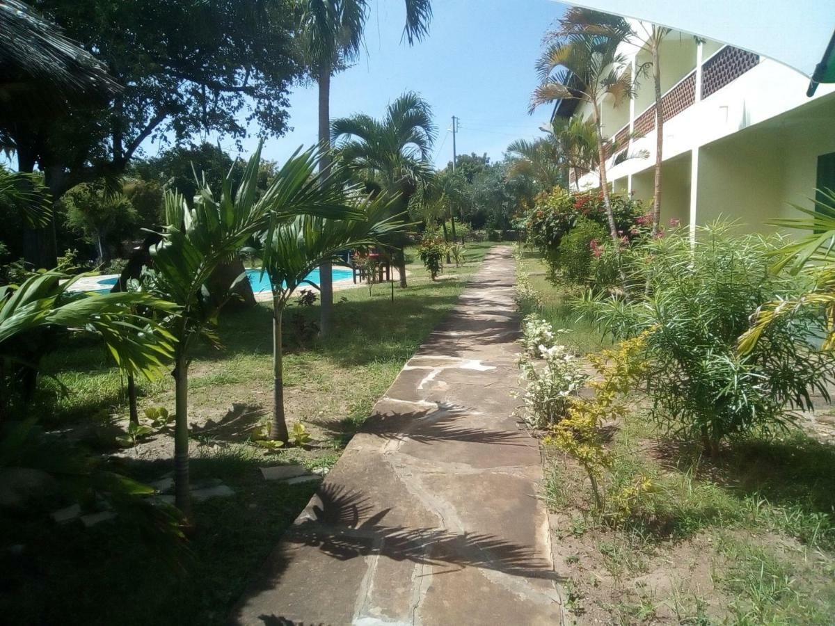 Ashari Hotel Shanzu Bagian luar foto